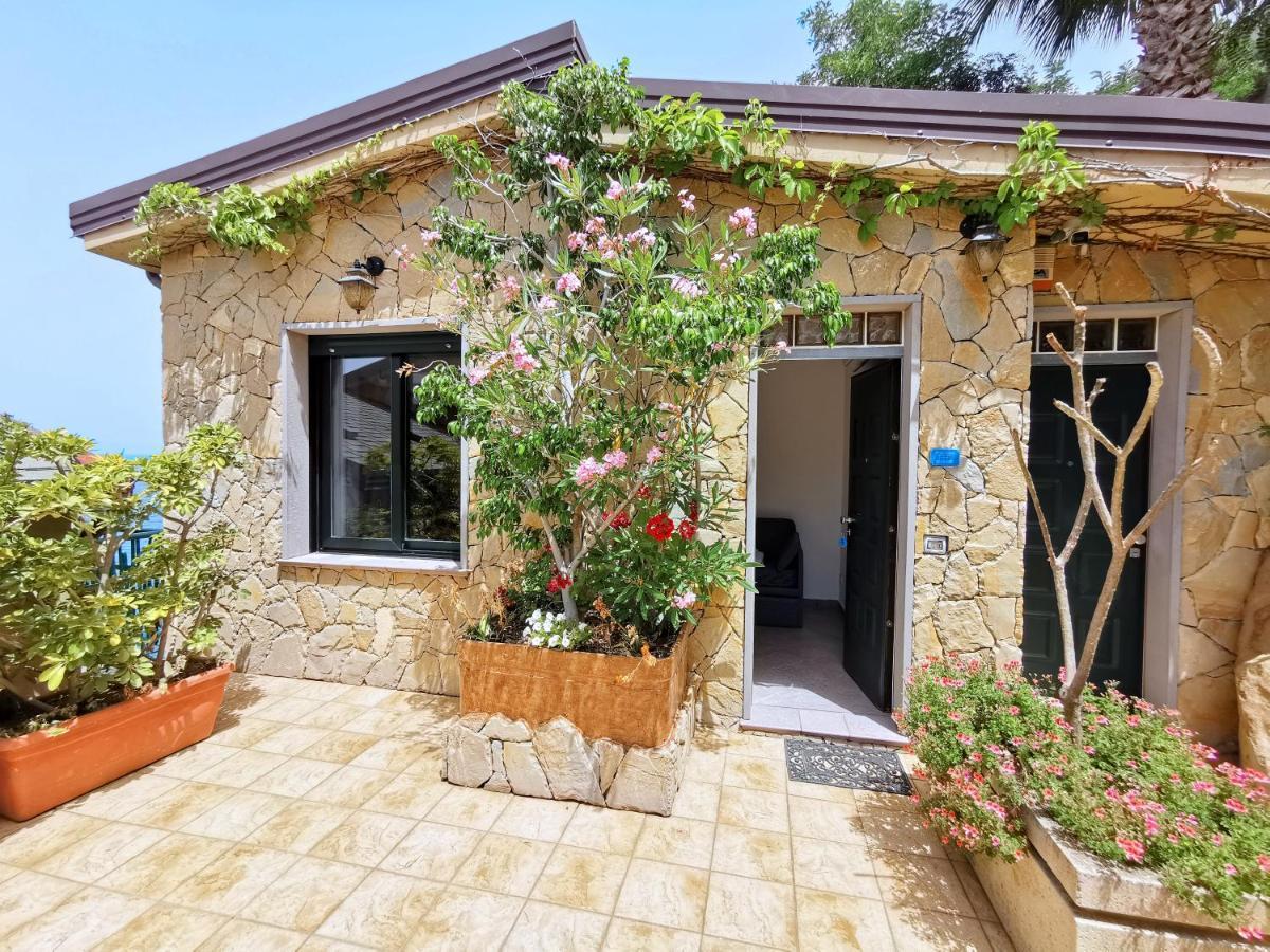Capo dʼOrlando Villa Anita Apartments المظهر الخارجي الصورة